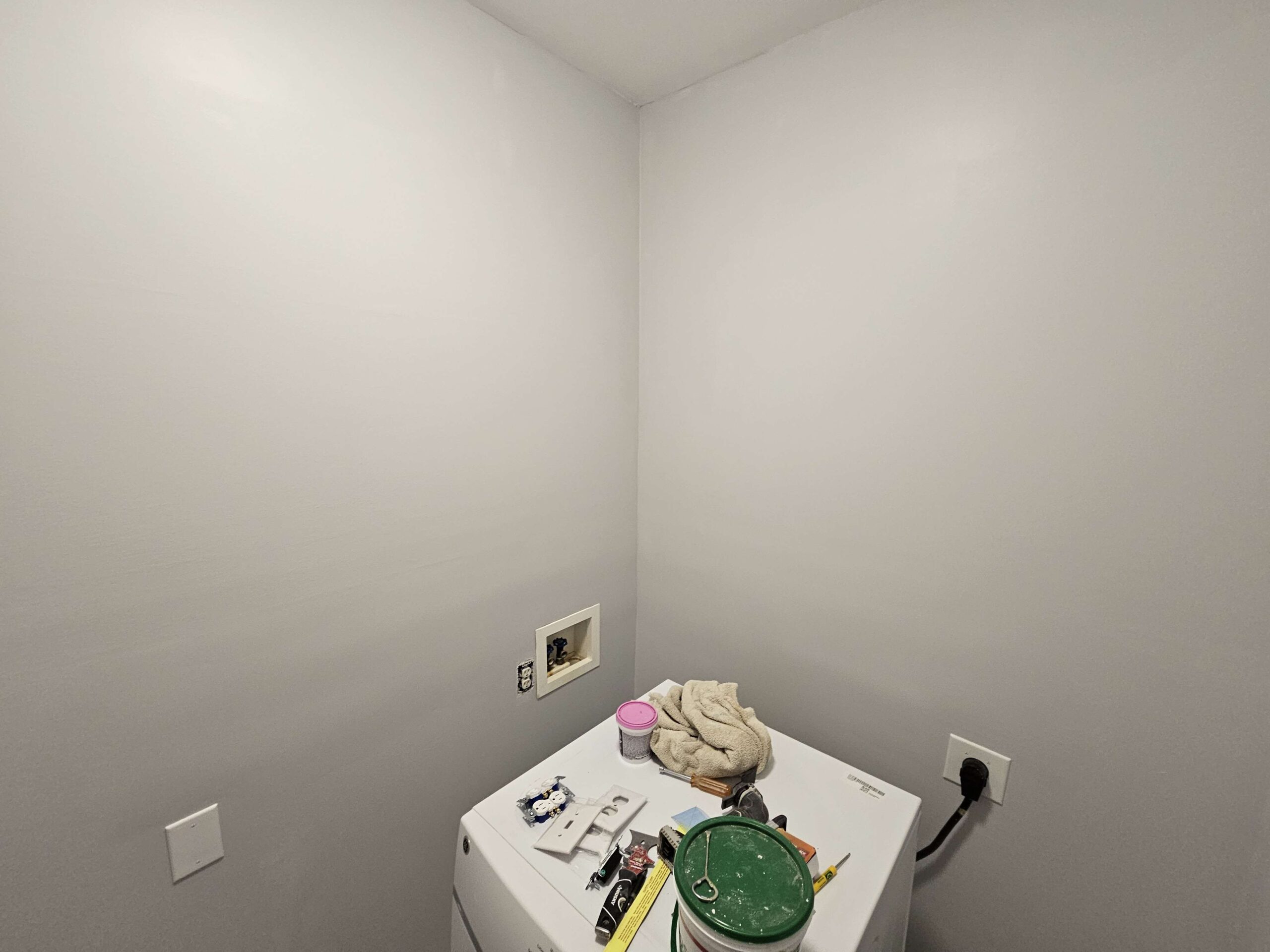 Mid Wall Sheetrock Repair